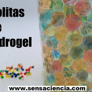 Experimento con bolitas de hidrogel para niños