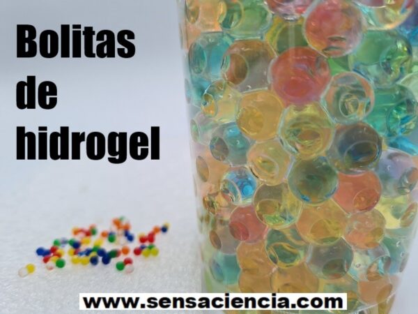 Experimento con bolitas de hidrogel para niños