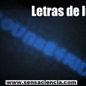 Letras de luz con papel foforescente
