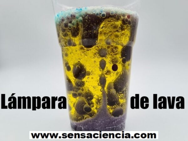 Lampara de lava casera con agua y aceite