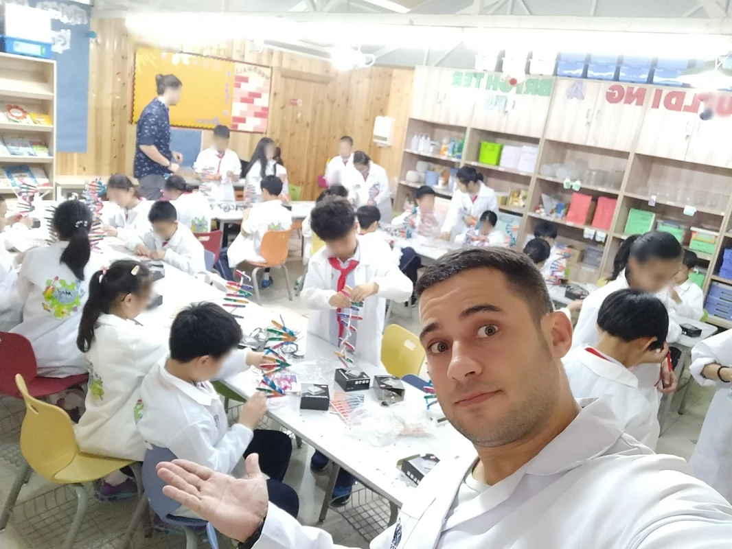 alumnos en clase STEAM 7